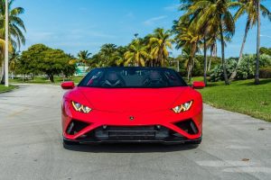 red lamborghini hurácan evo front view