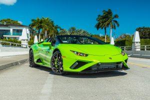 green lamborghini huracán evo right side view