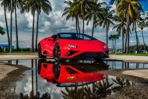 red lamborghini huracán right side view