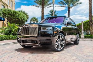 black Rolls Royce Cullinan for rent in Miami