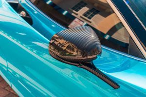 blue mclaren 720s mirror