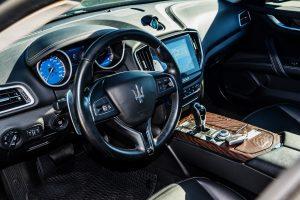 black maserati ghibli wheel