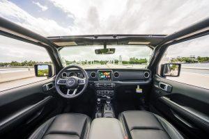 black jeep wrangler front interior apple carplay