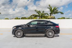 side view of Mercedes Benz GLE 2022